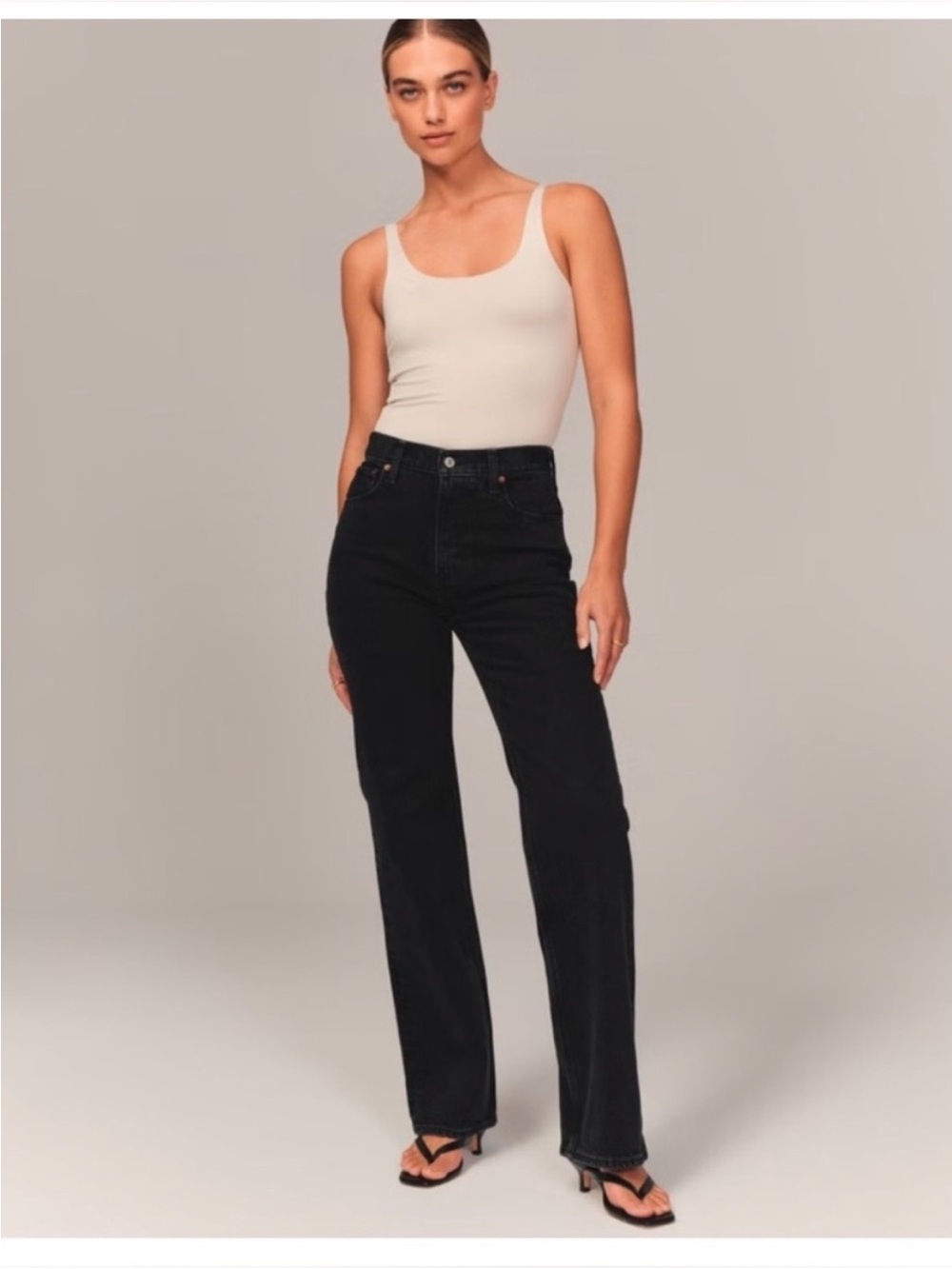 Abercrombie & Fitch High Rise 90s Relaxed Jean in Black Size 30